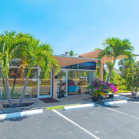 Warm Mineral Springs Motel Норт-Порт Экстерьер фото